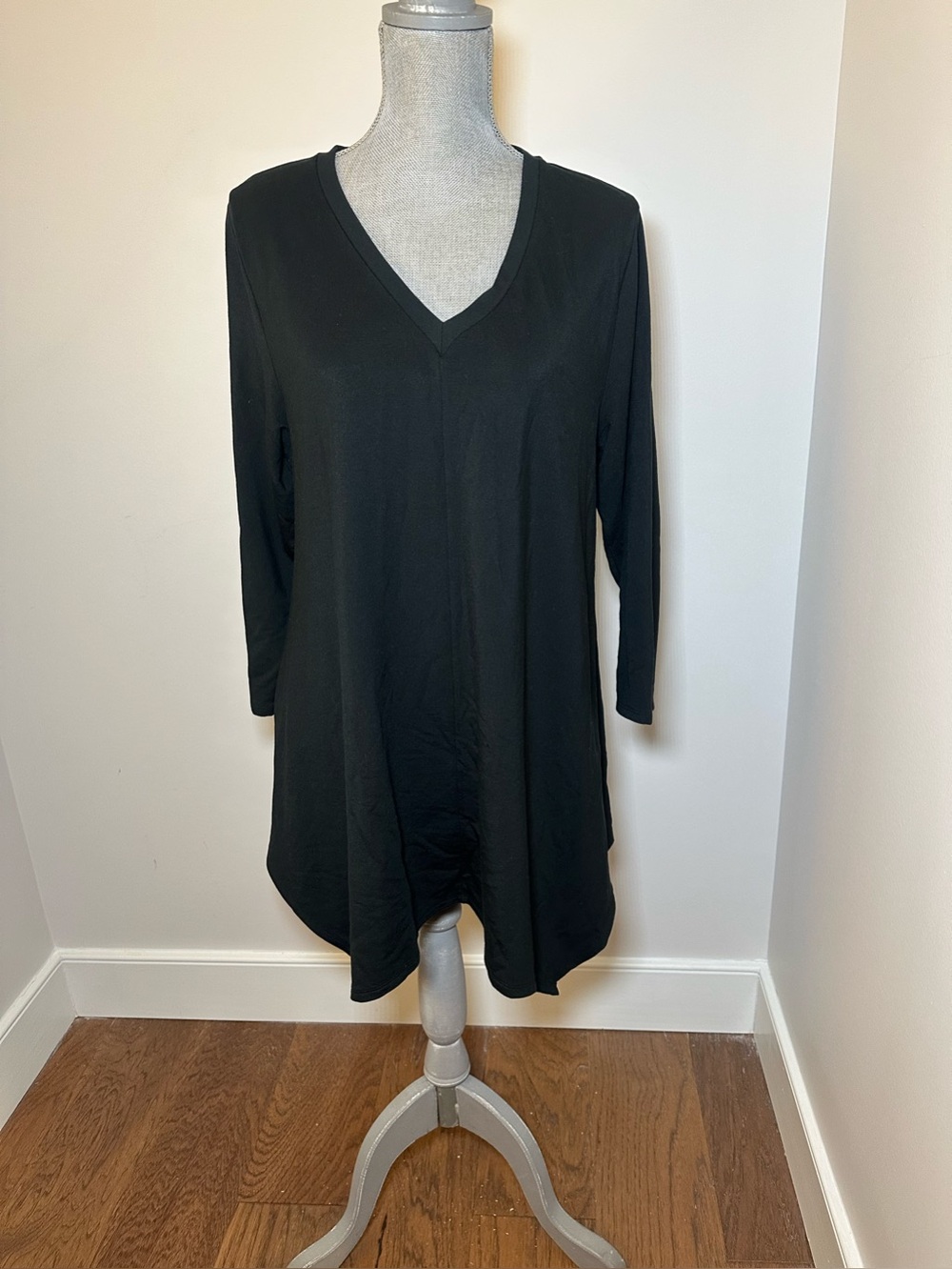 Garnet Hill Black V-Neck Long-Sleeve Dress size Large